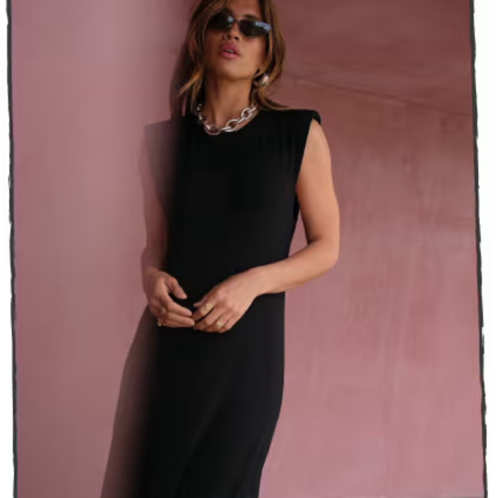 Vici Black Sleeveless Dress